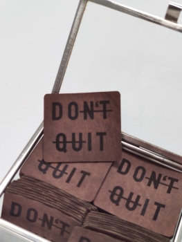 Kunstleder-Label "don´t quit - do it"